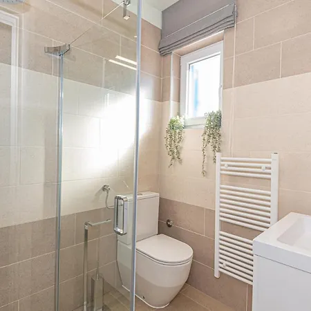 Villa Romansa Miljevci With Private Tennis Court, Heated Pool, Jacuzzi And Sauna Siritovci