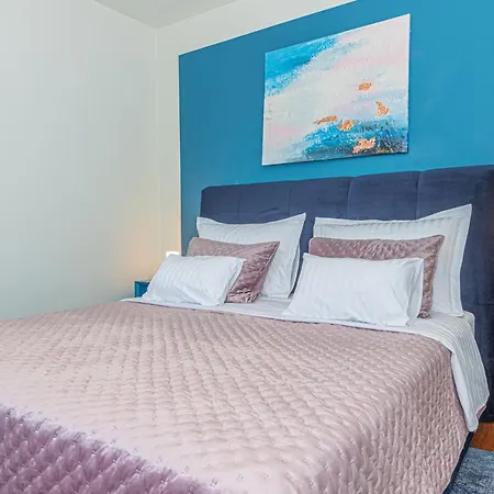 Romansa Miljevci With Private Tennis Court, Heated Pool, Jacuzzi And Sauna Siritovci