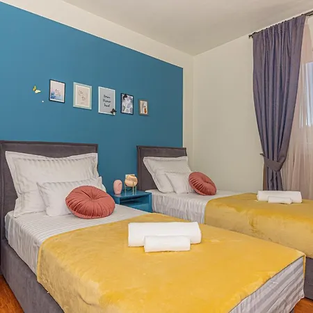 Villa Romansa Miljevci With Private Tennis Court, Heated Pool, Jacuzzi And Sauna Villa