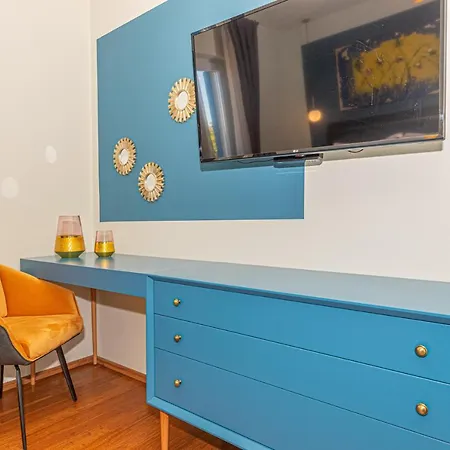 Romansa Miljevci Near Krka National Park