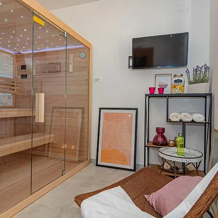 Villa Romansa Miljevci With Private Tennis Court, Heated Pool, Jacuzzi And Sauna Villa Siritovci