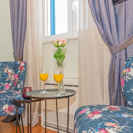 Romansa Miljevci With Private Tennis Court, Heated Pool, Jacuzzi And Sauna فيلة Siritovci