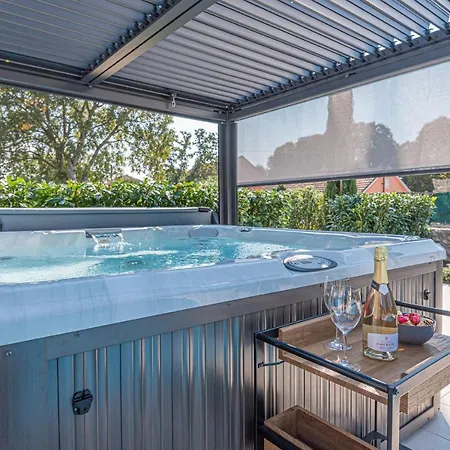 Villa Romansa Miljevci Near Krka National Park *