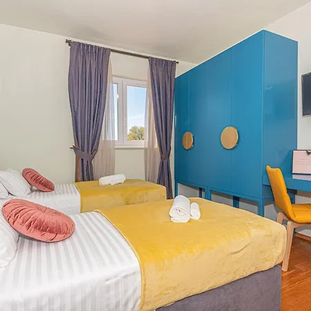 Villa Villa Romansa Miljevci With Private Tennis Court, Heated Pool, Jacuzzi And Sauna *