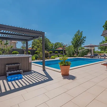 Villa Villa Romansa Miljevci With Private Tennis Court, Heated Pool, Jacuzzi And Sauna *