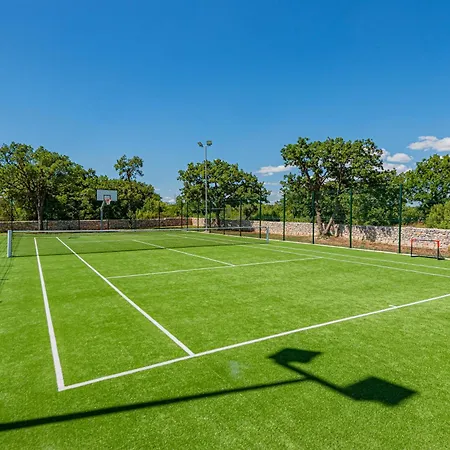 Villa Villa Romansa Miljevci With Private Tennis Court, Heated Pool, Jacuzzi And Sauna