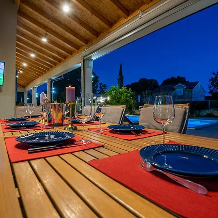 Villa Romansa Miljevci With Private Tennis Court, Heated Pool, Jacuzzi And Sauna *