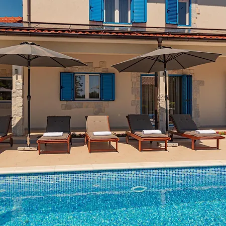 Villa Romansa Miljevci With Private Tennis Court, Heated Pool, Jacuzzi And Sauna Siritovci