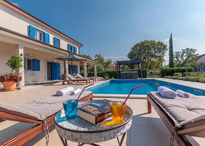 Romansa Miljevci Near Krka National Park *