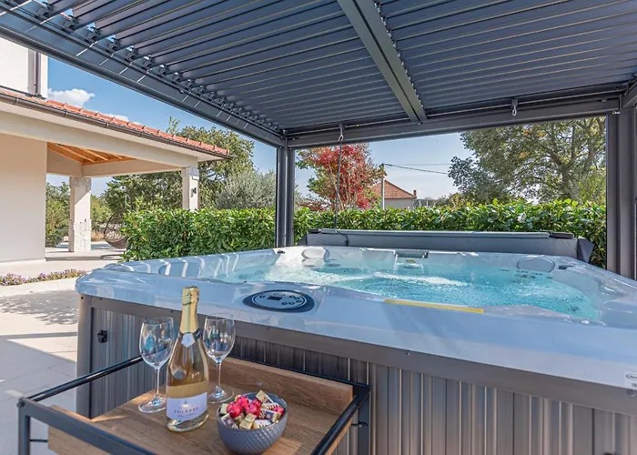 וילה Romansa Miljevci Near Krka National Park