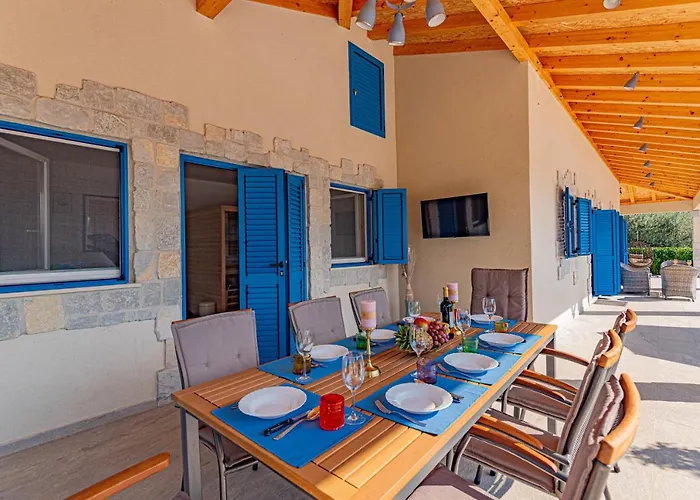 Villa Romansa Miljevci Near Krka National Park