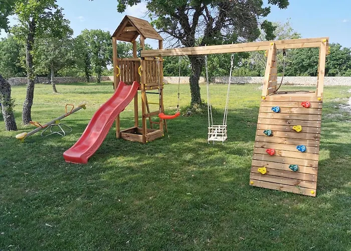 Romansa Miljevci Near Krka National Park Siritovci