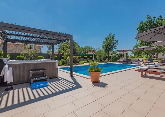 Villa Romansa Miljevci Near Krka National Park *